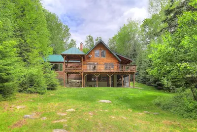 Image de Keewaydin Lodge - Beautiful home on Mooselookmeguntic Lake