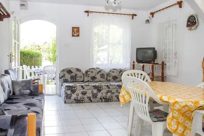 Image de Merveilleuse maison de vacances privée pour 5 personnes avec Tv, terrasse et parking