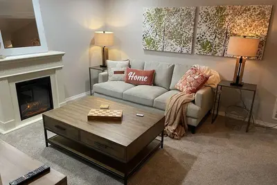 Image de 3 Bedroom Historic Apartment in Tacoma - Stadium District