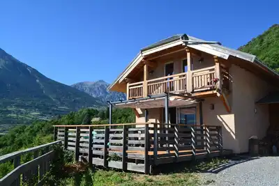 Image de Chalet Gîte de France très confortable. Terrasse ensoleillée, vue panoramique.