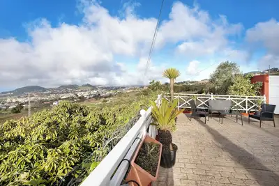 Image de Maison de vacances 'Casa Andrea' avec vue sur la mer, terrasse privée et Wi-Fi.