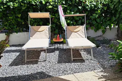 Image de Miss Virginia's Blue Cottage&Garden, parking space, sea within walking distance