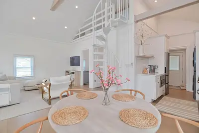 Image de The Beach Nest-Lux Cottage Steps to the Beach