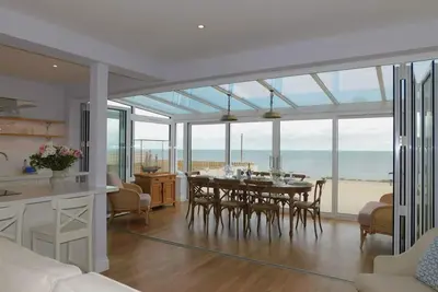 Image de 11 Seaview - a house that sleeps 8 guests in 4 bedrooms