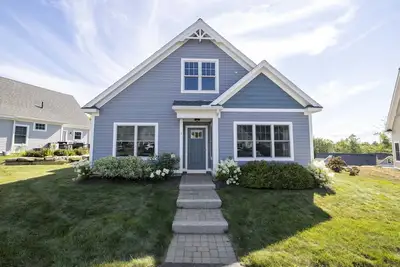 Image de Family friendly 2 bed, 2 bath home in gated community with pool & gym