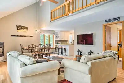 Image de Campton Home w/ Mtn Views - Close to the Slopes!