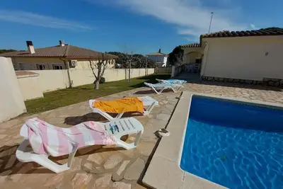 Image de Villa de plain pied bien située à deux pas de la Cala Montgo.