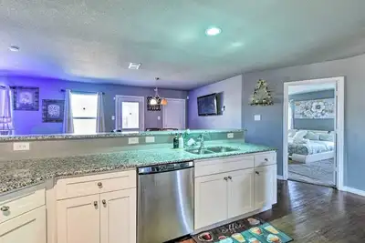 Image de Luxury Modern Home w/Coffee bar and more. Sleeps 8 guests!