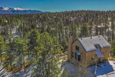 Image de Pikes Peak Retreat - Amazing Views, Spacious Cabin
