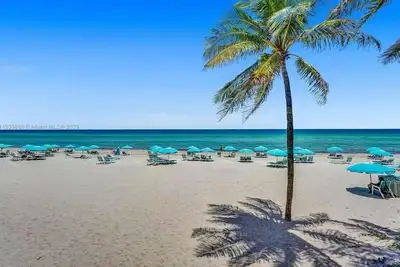 Image de Beachfront Resort-style Living!