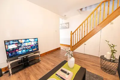 Image de Beautiful 4 bedrooms house close to Train Station