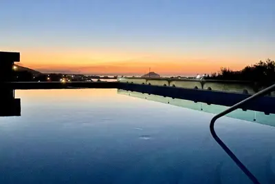 Image de Casa Vista Verde - Gorgeous views, rooftop pool, walk to Centro