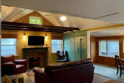 Image de Cute and cozy lake cottage, next to Dar State Forest