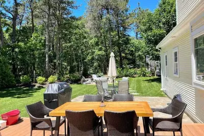 Image de Cape Cod Getaway - Hydrangea House