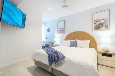 Image de Oceanus oasis. Stunning modern coastal apartment