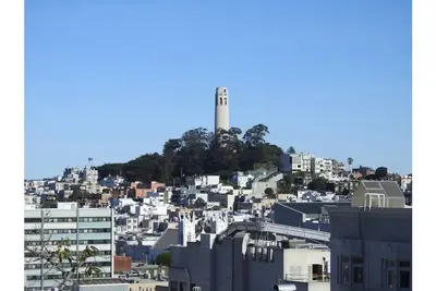 Image de Panoramic view Nob Hill flat w deck