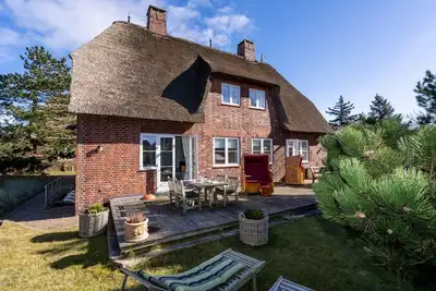 Image de Haus Constanze - Schönes Reetdachhaus für 4 Pers. mit Garten, Wlan, Haustiere Erlaubt