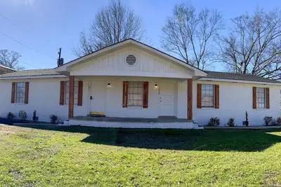 Image de Beautiful 2 Br suite in the center of downtown Jackson.