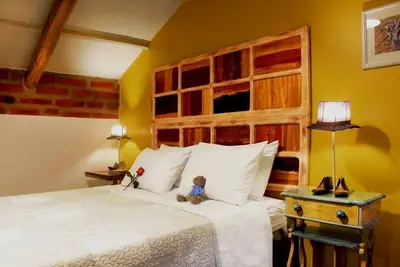 Image de \nCharming Two-Story Romantic Retreat in Quito’s Historic Center