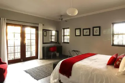 Image de Comfy Apartment with Stunning Mountain View