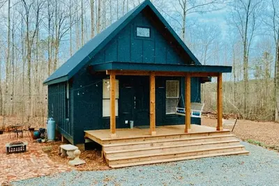 Image de Relaxing cottage in the woods just minutes from wineries, hiking, restaurants!