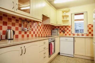 Image de Padarn - a bungalow that sleeps 8 guests in 4 bedrooms