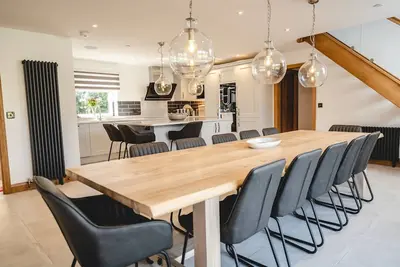 Image de Luxurious cottage on working organic dairy farm