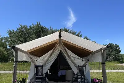 Image de Heritage Ranch 'Bridger' Glamping Tent (7)