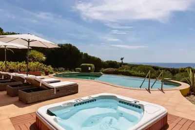 Image de Beautiful exclusive villa direct at the sea with heatable