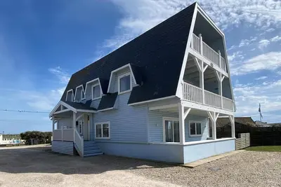 Image de Spacious accommodation 50m to the beach