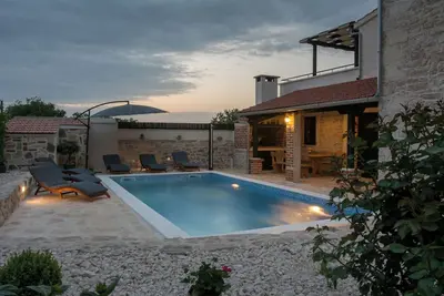Image de Maison Rocco (23588-K1) - Debeljak