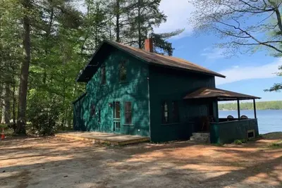 Image de Lakeside Cabin With Private Sandy Beach