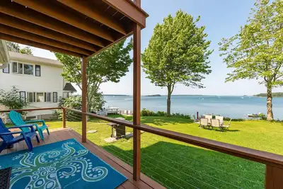 Image de Beautiful ocean views and spectacular sunsets at this modern beachfront home