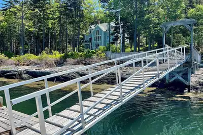 Image de Sanctuary - The perfect waterfront setting for your summer vacation