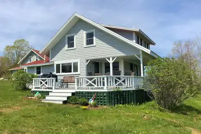 Image de Thorburn - Experience a classic Me vacation at this beautiful summer cottage