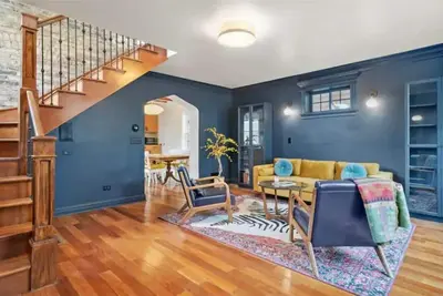 Image de Prime 4 Br Sleeps 13, Chef Kitchen, 8 Blks to Wrigley, 15min Train to Mag Mile