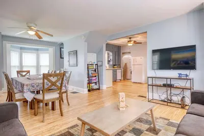 Image de Malabar: Downtown Saugatuck Cottage, Fire Pit, Pet Friendly, Sun Room, Porch