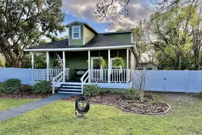Image de Charming, historic cottage walking distance to downtown High Springs