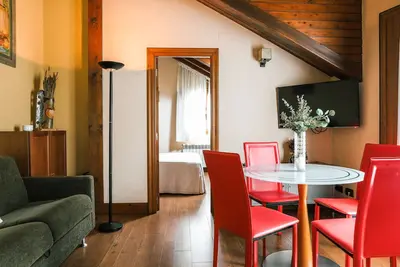 Image de Appartement en attiq-semi rustico -Appartement-Sdb privée avec baignoire à jets