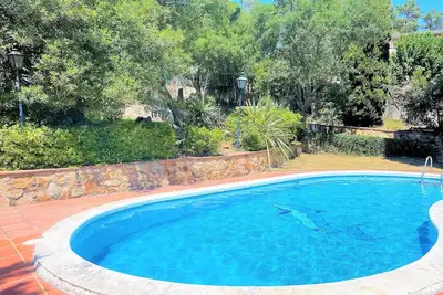 V&V Lloret-Villa Camelia: piscine, cabane arbre pour les enfants + ping-pong