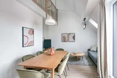 Image de Premium Hernals 3br w/ Balcony & Elevator, nr Lidlpark, by Blueground