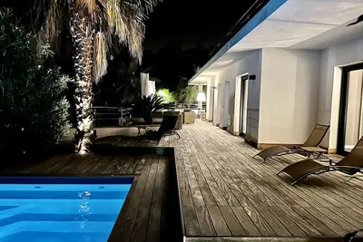 Image de Appartement-villa avec terrasse et piscine privées