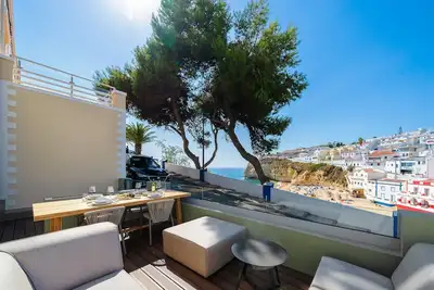 Image de The Lower Beach House - Appartement en bord de mer