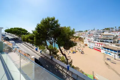 Image de The Upper Beach House - jacuzzi sur le toit