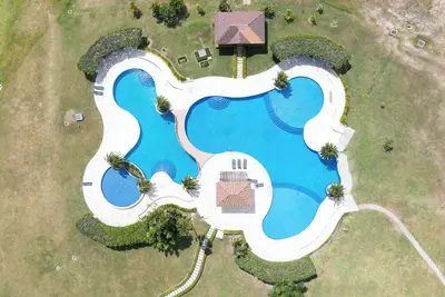 3 Bdr + 3. 5 bthr Patio 😎 - Beach Club Access ⛱️ w/ Pool & Waterpark 🤽🛝