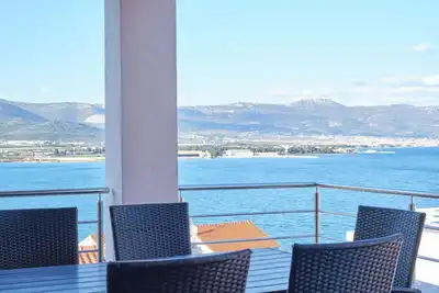 Image de Appartement de vacances Mastrinka pour 1 - 4 personnes avec 2 chambres à coucher - Maison jumelée