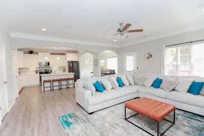 Image de Sojourn Palm Tree Family Oasis 4 Br