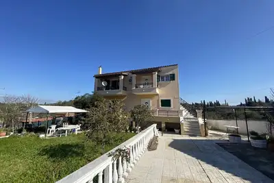Image de Amazing Family Apartment in Sinarades Village
