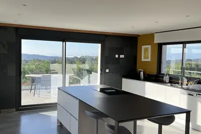 Image de Spacious new villa in private location near village