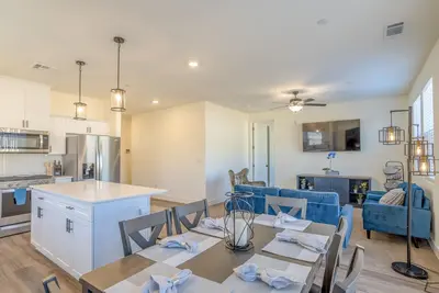 Image de Great place to stay on your day trip to the Sequoias.